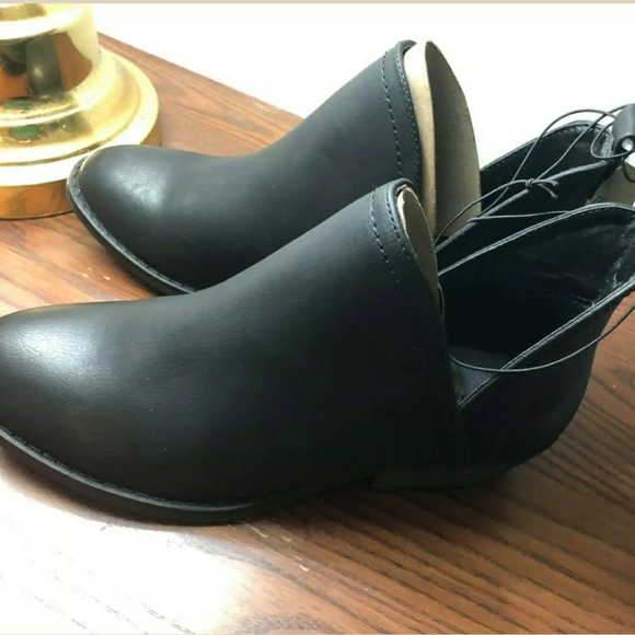 Universal Thread Ankle Booties- Black- New - Picture 2 of 3